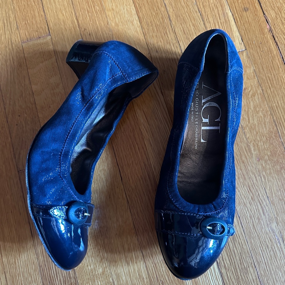 AGL navy blue leather kitten block heels with buckle detail, size 38 (US 8)